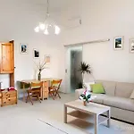 The House & Apartmán