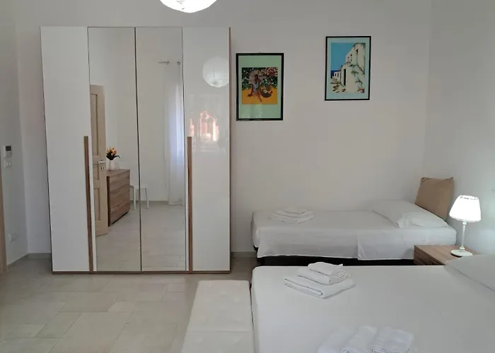 Apartament The House &