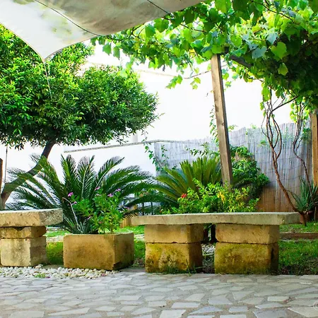The House & Apartment Serrano