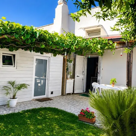 The House & Apartamento Serrano